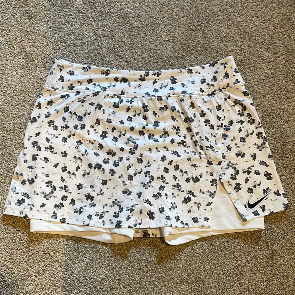 NIKE tennis skirt - Picture 2 of 5